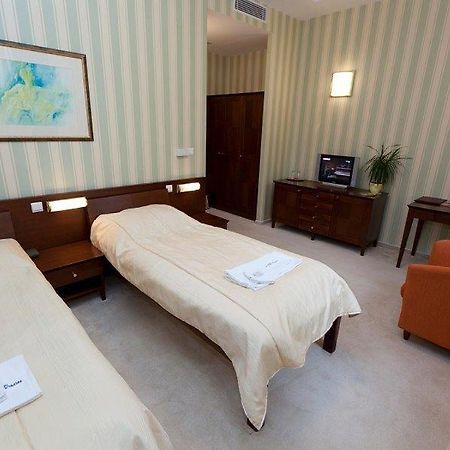 Hotel Sandor Pavillon ピエシュチャニ エクステリア 写真