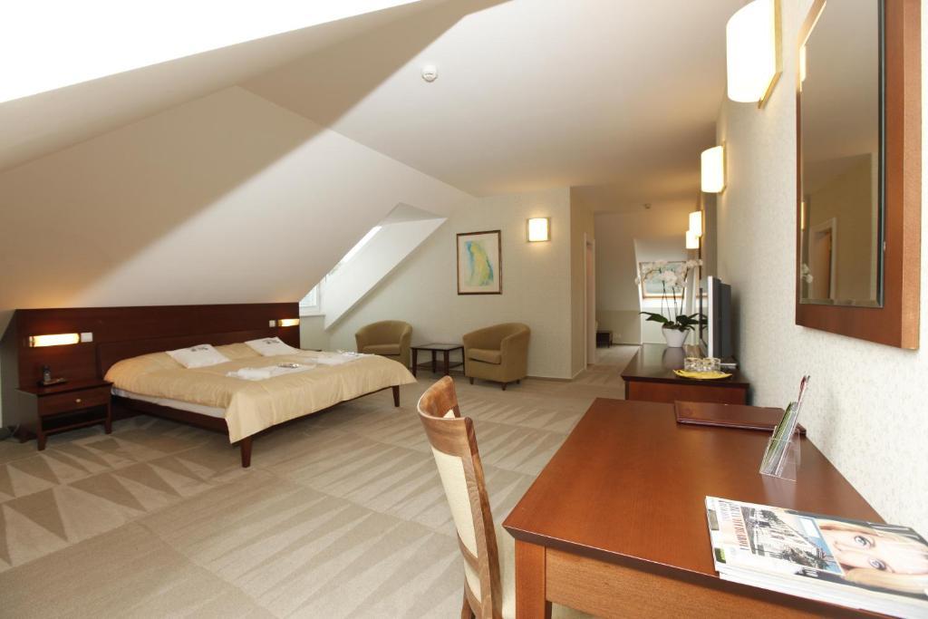 Hotel Sandor Pavillon ピエシュチャニ 部屋 写真
