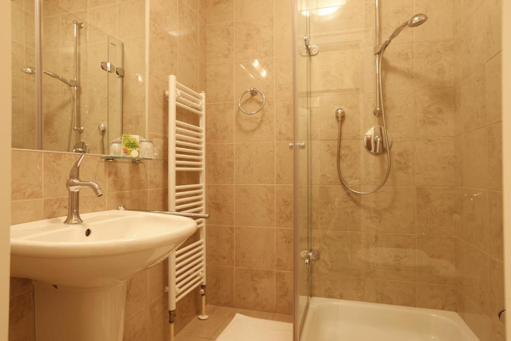 Hotel Sandor Pavillon ピエシュチャニ 部屋 写真