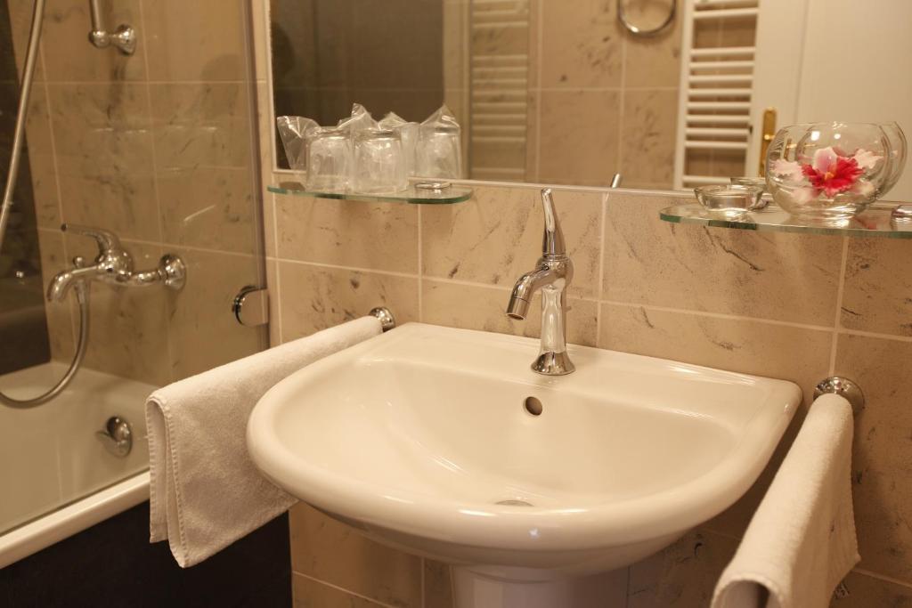 Hotel Sandor Pavillon ピエシュチャニ 部屋 写真