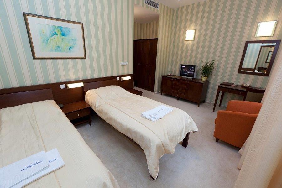 Hotel Sandor Pavillon ピエシュチャニ エクステリア 写真